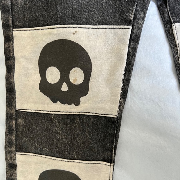 Cool Patch Jeans - Picture 4 of 9